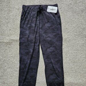 Zyia Slate Camo Strong Joggers